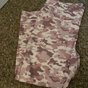 Powerhold Fabletics pink star leggings